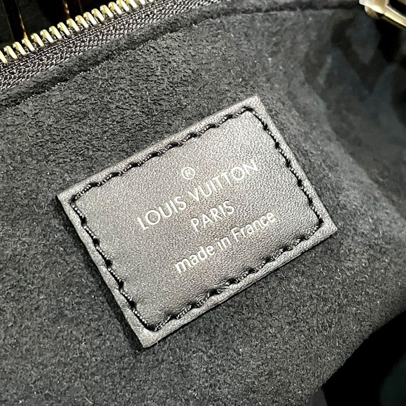 Louis Vuitton Giant Empreinte Leather OnTheGo PM Handbag - Picture 6 of 8